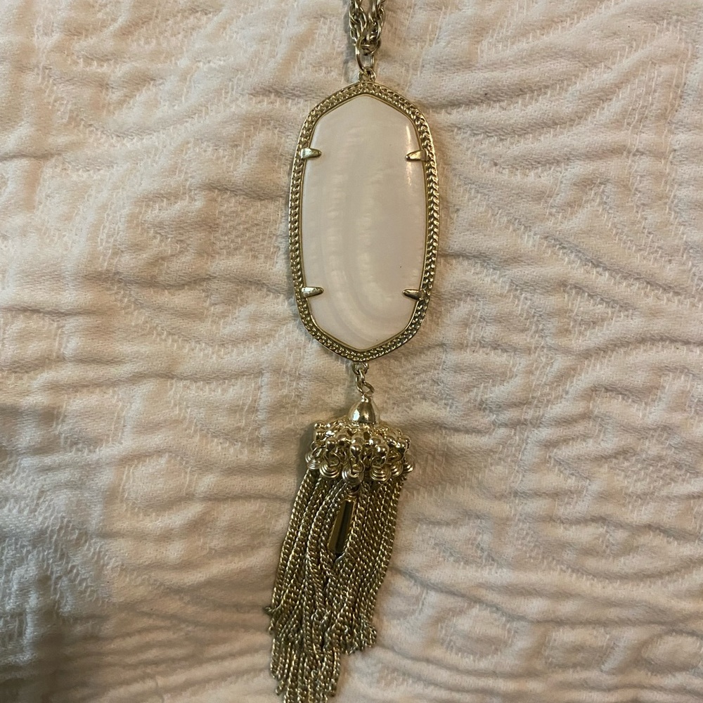 Kendra Scott long pendant necklace